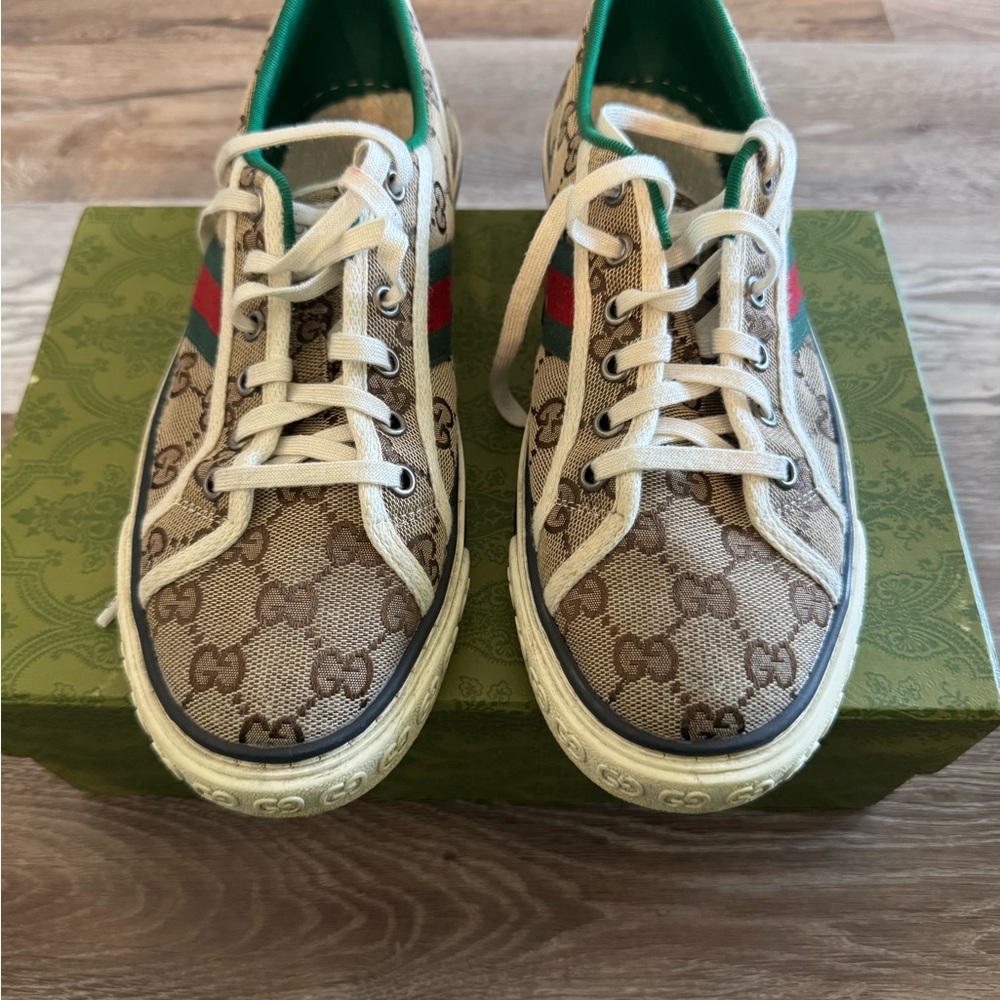 Gucci Kids GG Monogram Low-Top Sneakers in Beige with Green and Red Stripe
